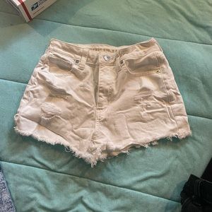 American Eagle Distressed White Mom Short 00